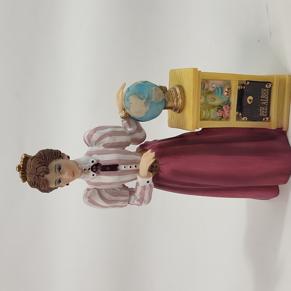 Mrs. Albee 2010-2011 Avon Collectible Figurine New